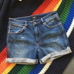 Denim NEUW Shorts - Cuffed - Small Distress Detail